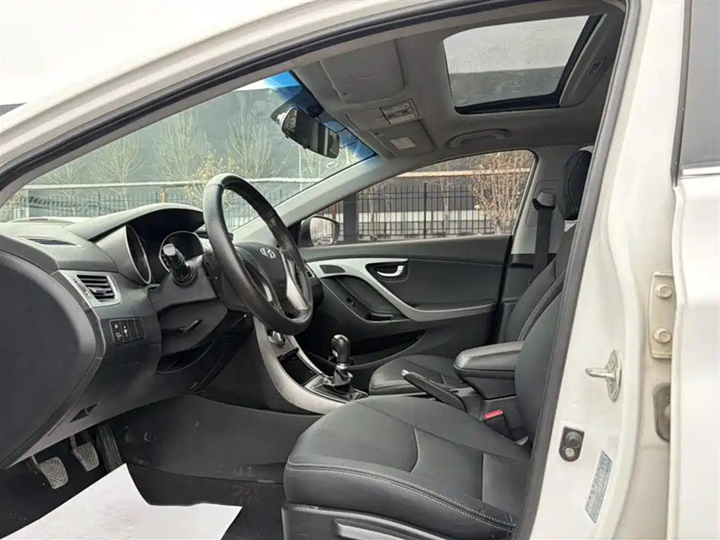 Hyundai Langdong 2015 1.6L Manual Premium фото 13