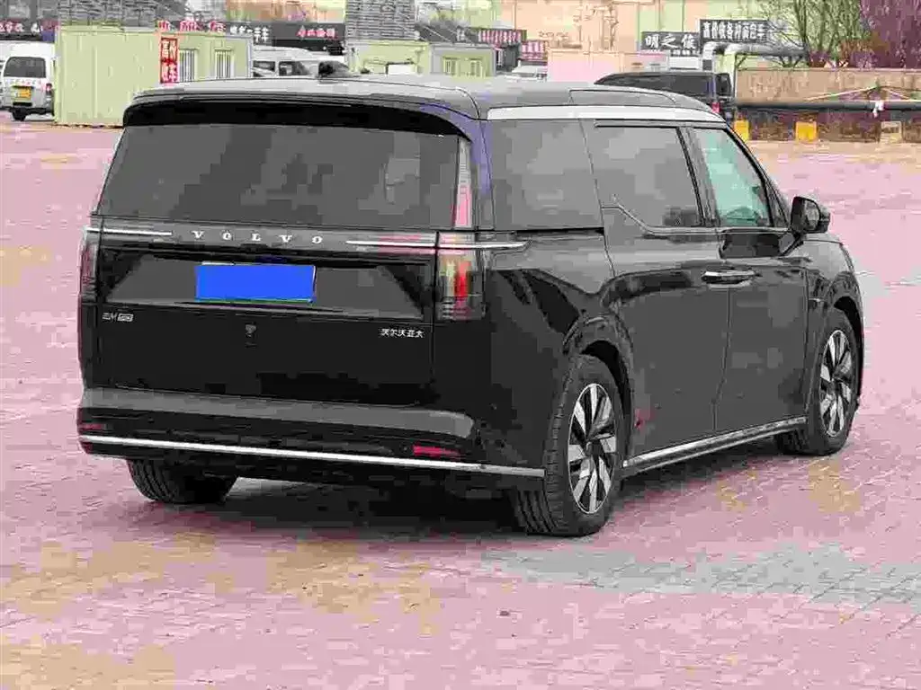 Volvo EM90 2024 2025 Ultra Six-Seater