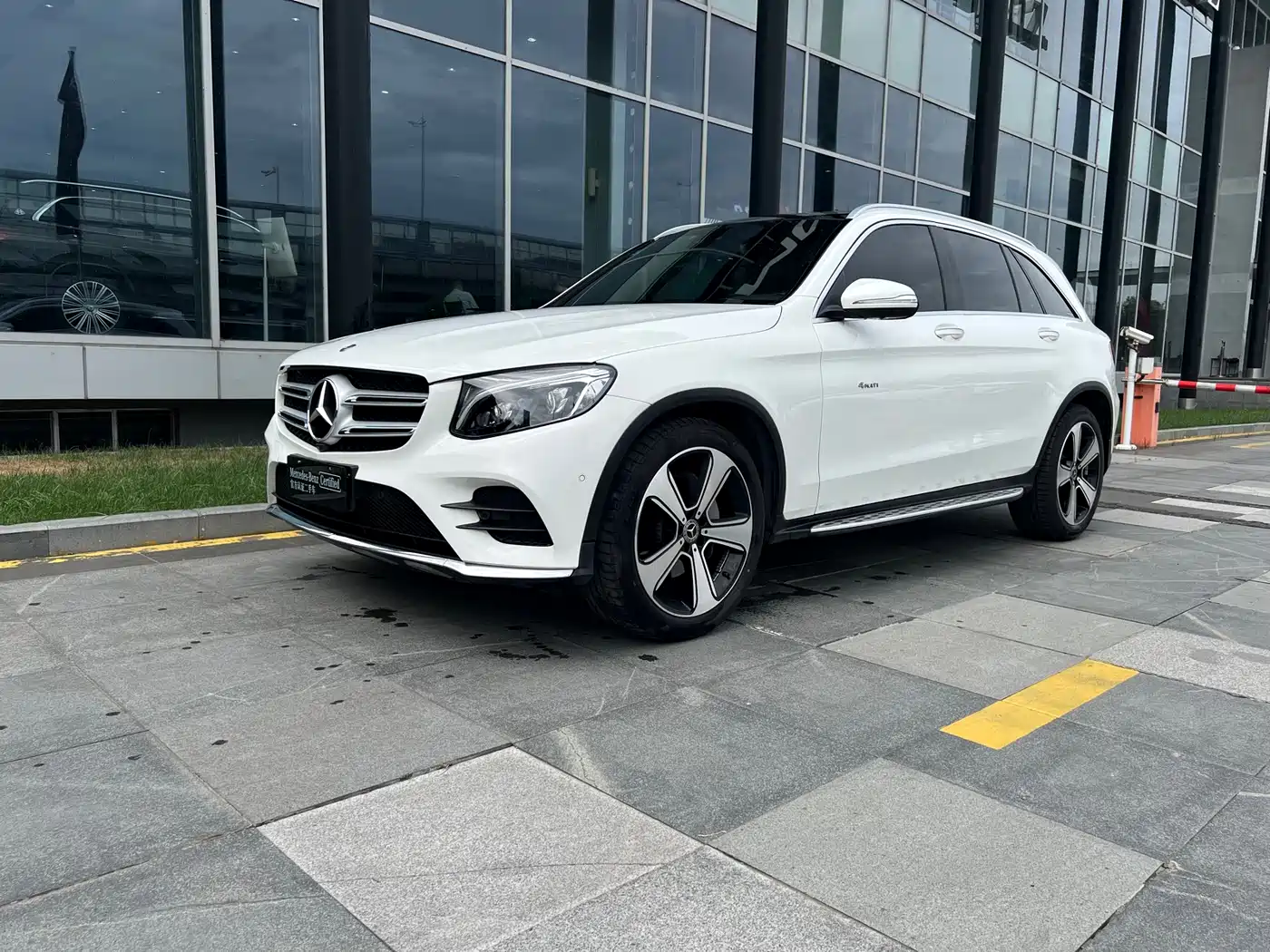 Mercedes-Benz GLC 2019 GLC 300 L 4MATIC Dynamic