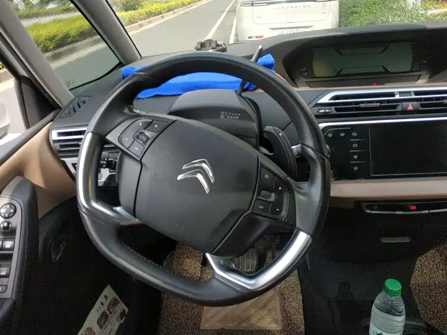 صورة 15 - Citroën C4 Picasso