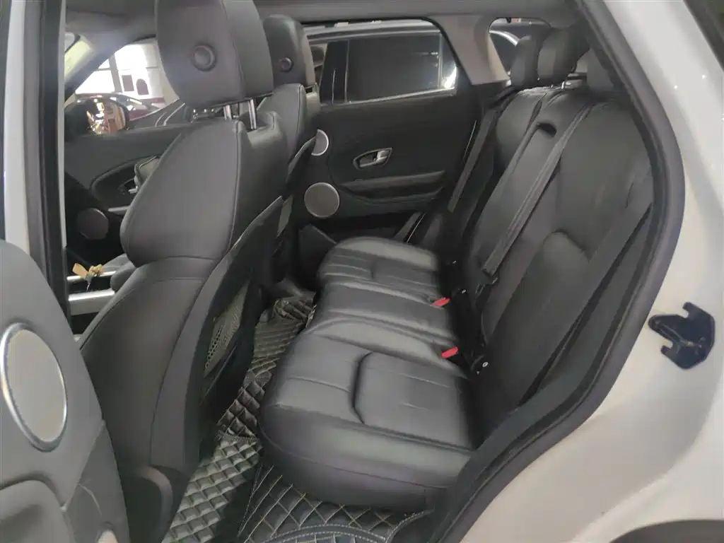 Land Rover Range Rover Evoque 2017 2.0T SE Smart Shine Edition фото 13