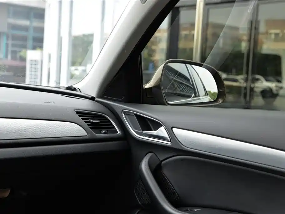 Audi Q3 2015 35 TFSI quattro Technology фото 13