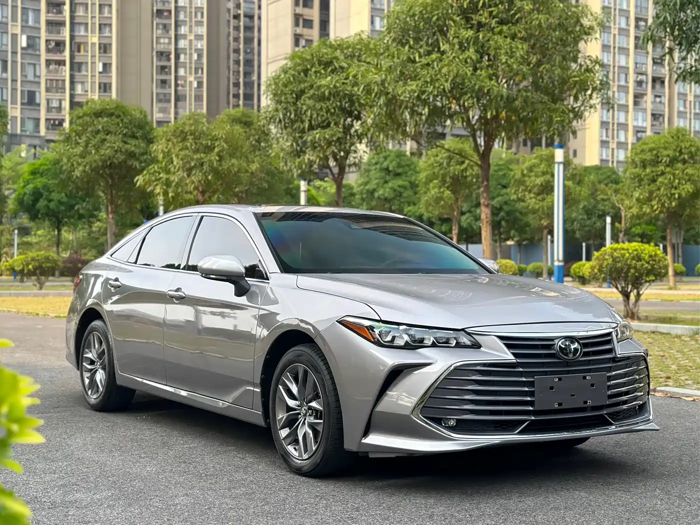 Toyota Avalon 2022 2.0L Progressive Edition фото 3