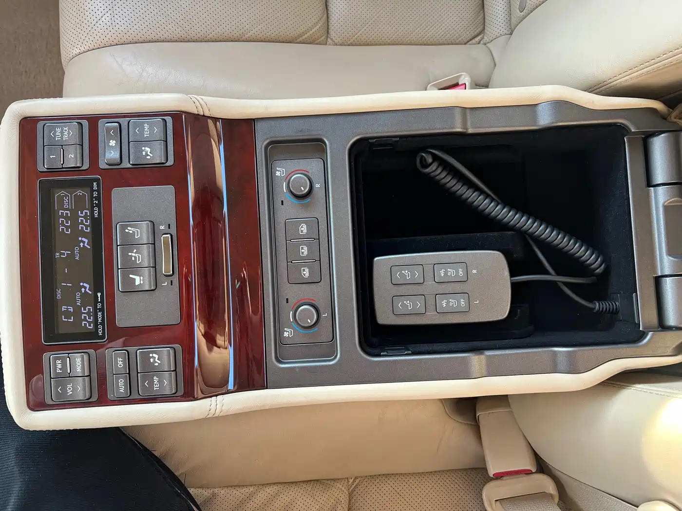 Lexus LS 2010 460L фото 15