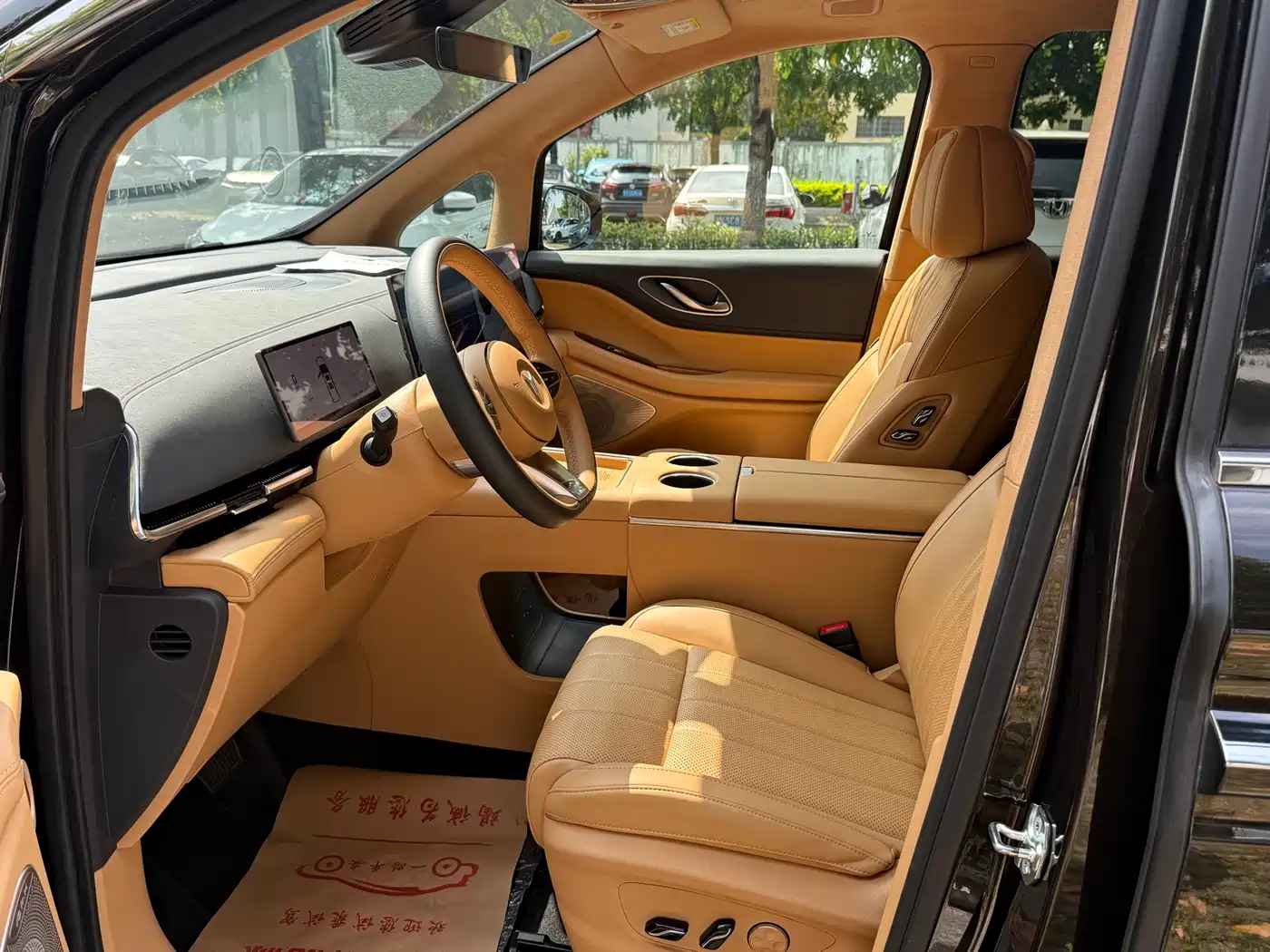 Voyah Auto Voyah Dreamer 2025 PHEV AWD Flagship Kunpeng Edition фото 9