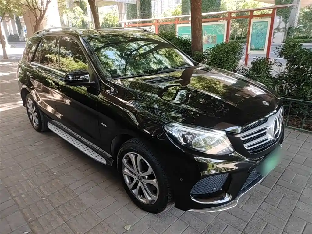 Mercedes-Benz GLE 2018 GLE 320 4MATIC Dynamic Ultimate Edition фото 4