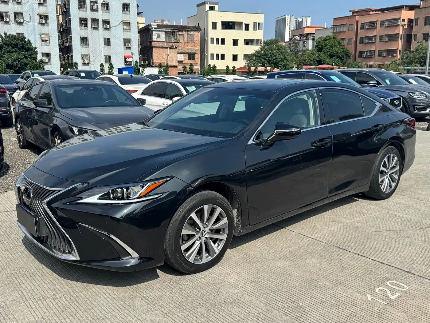 Lexus ES 2021 200 Luxury Edition фото 2