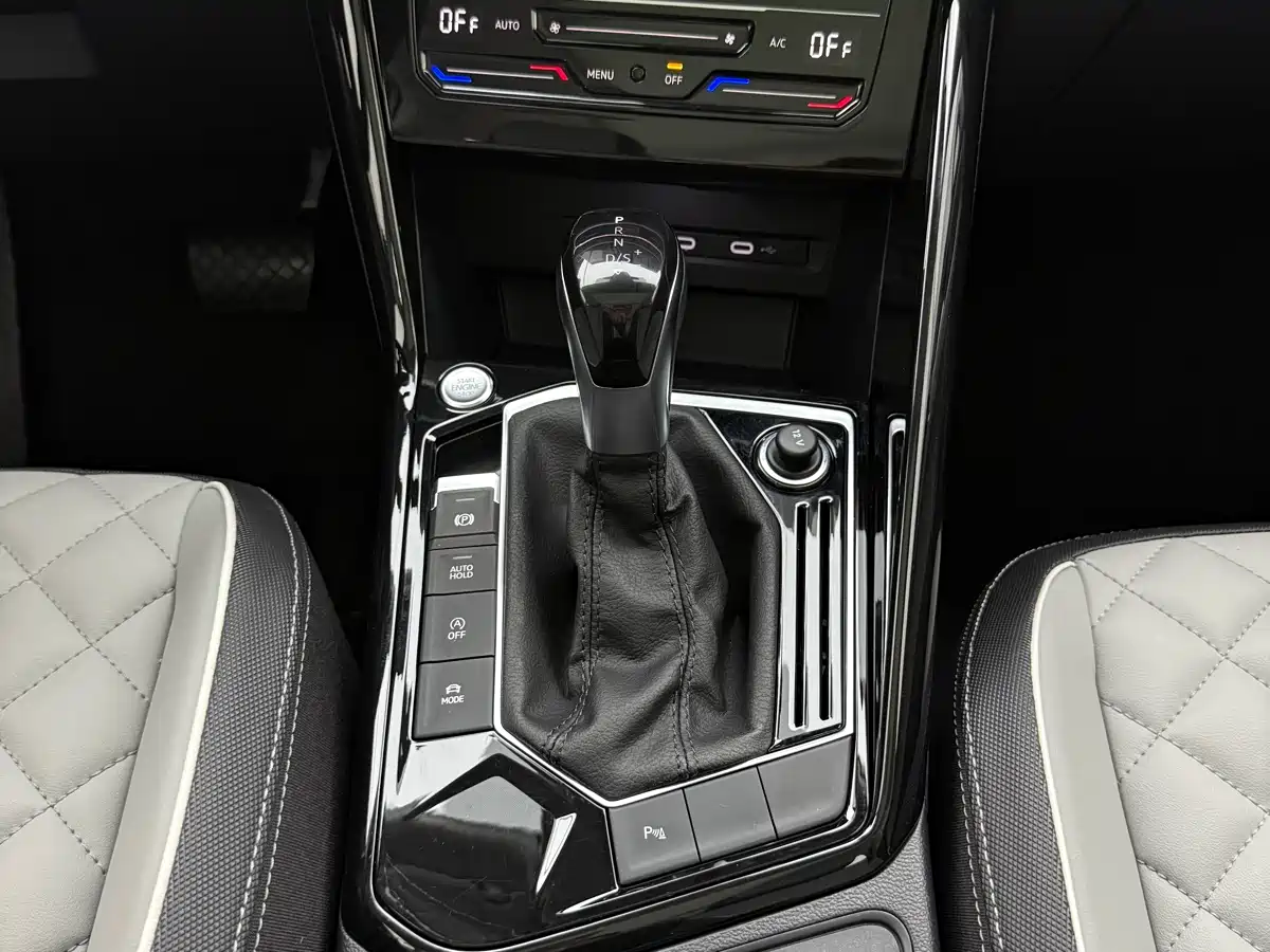 Volkswagen Tayron 2023 280TSI 2WD Luxury Plus Advanced Edition фото 12