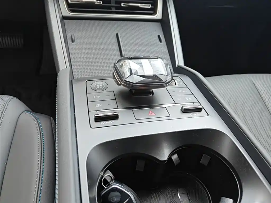 BYD Qin L 2025 DM-i Smart Drive Edition 80KM Leading фото 14