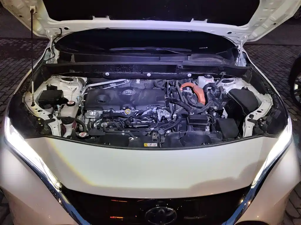 Toyota Lingfang HARRIER 2022 Hybrid 2.5L CVT 4WD Premium Edition фото 11