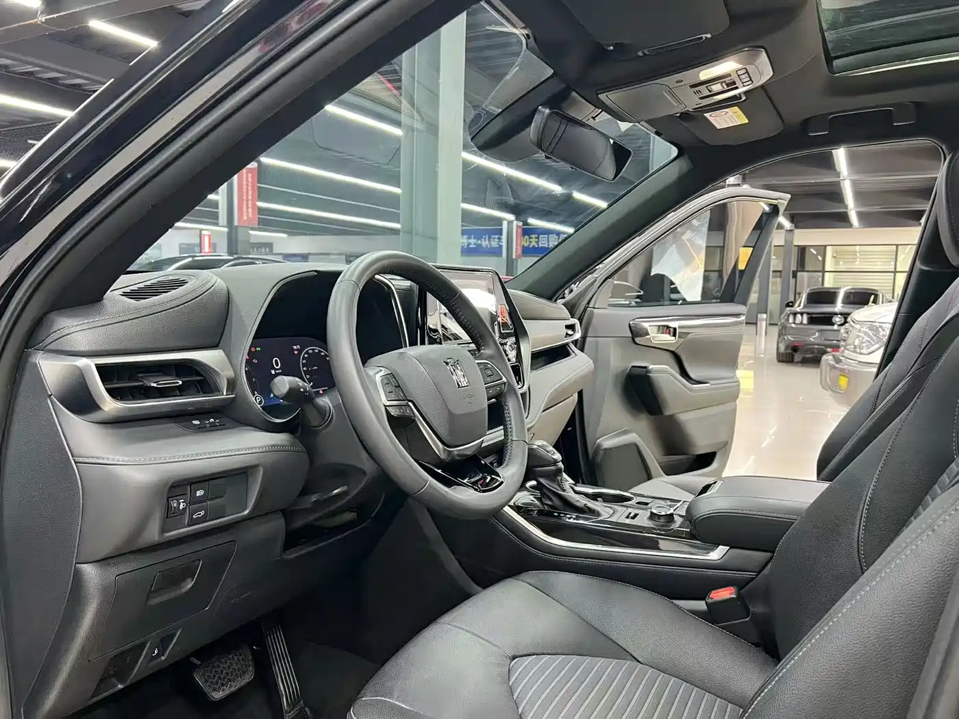 Toyota Crown Kluger 2022 2.0T 4WD Dynamic Edition фото 5