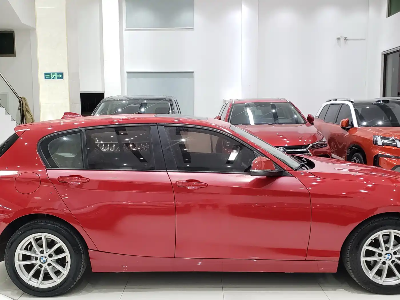 BMW 1 Series (Import) 2015 118i Leading фото 15