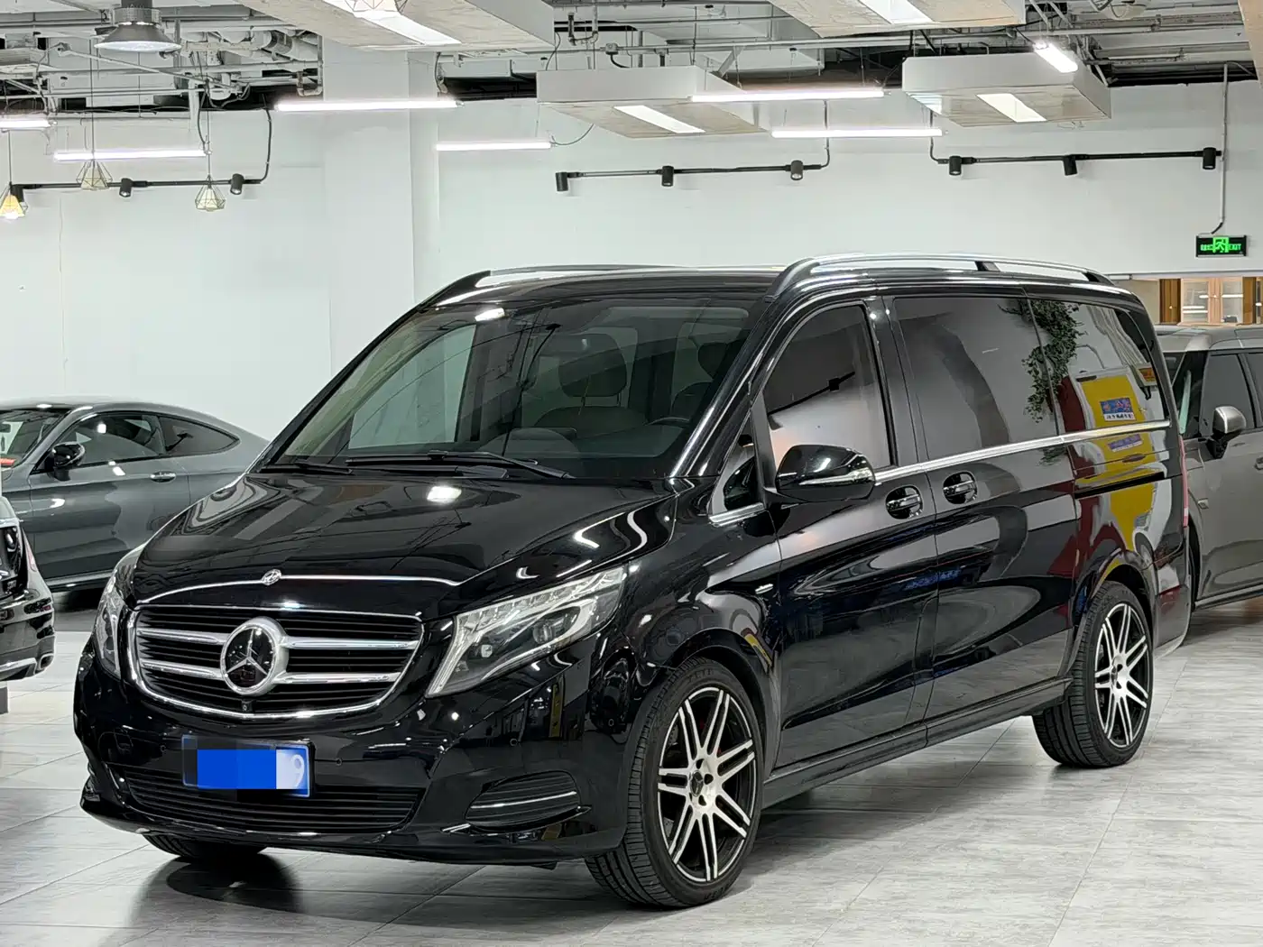 Mercedes-Benz V-Class 2017 Model V 260 Premium Edition