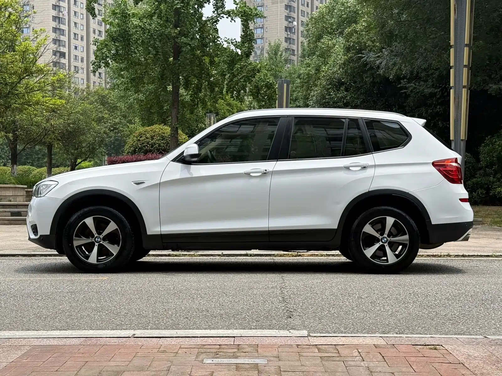 Photo 7 - BMW X3 (Import)