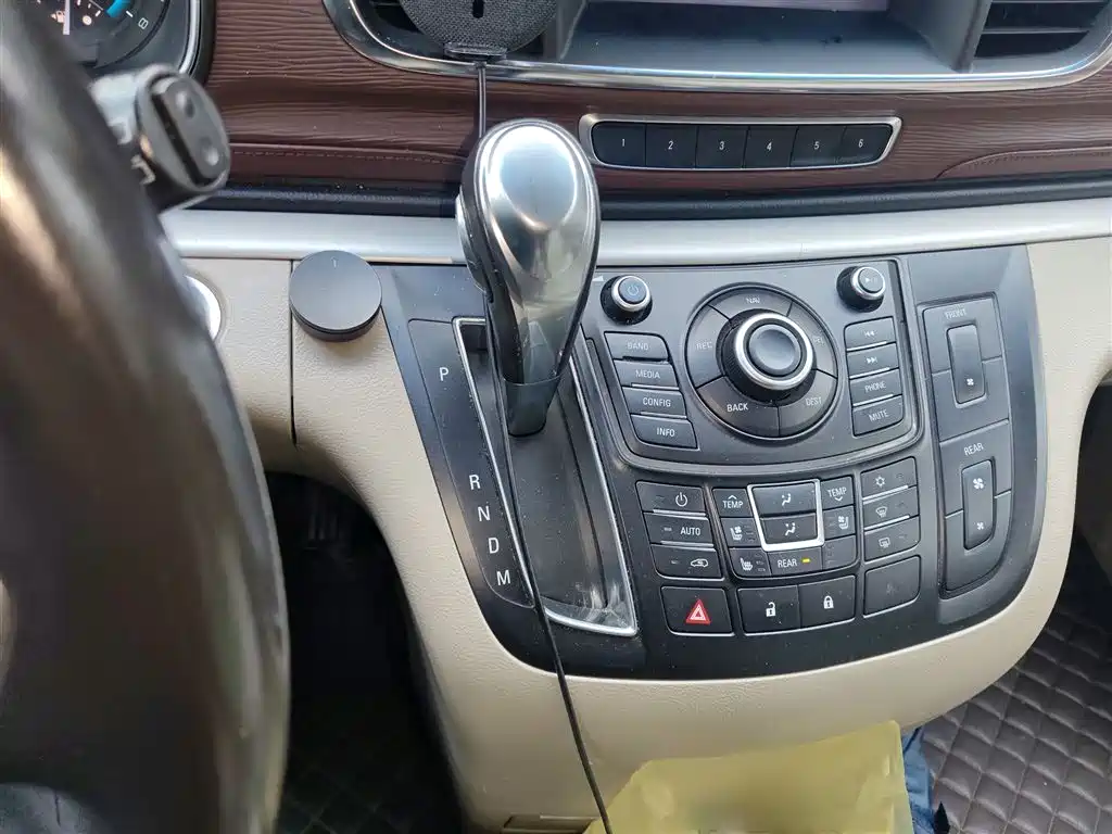 Buick GL8 2014 3.0L XT Luxury Business Flagship фото 7