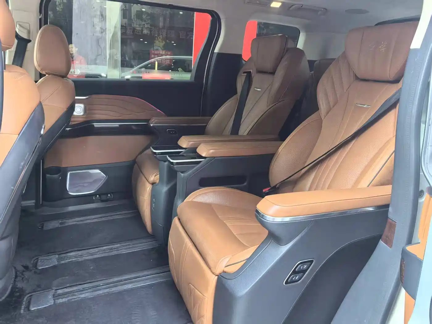 Hongqi HQ9 2023 2.0T Smart Connect Flagship фото 18