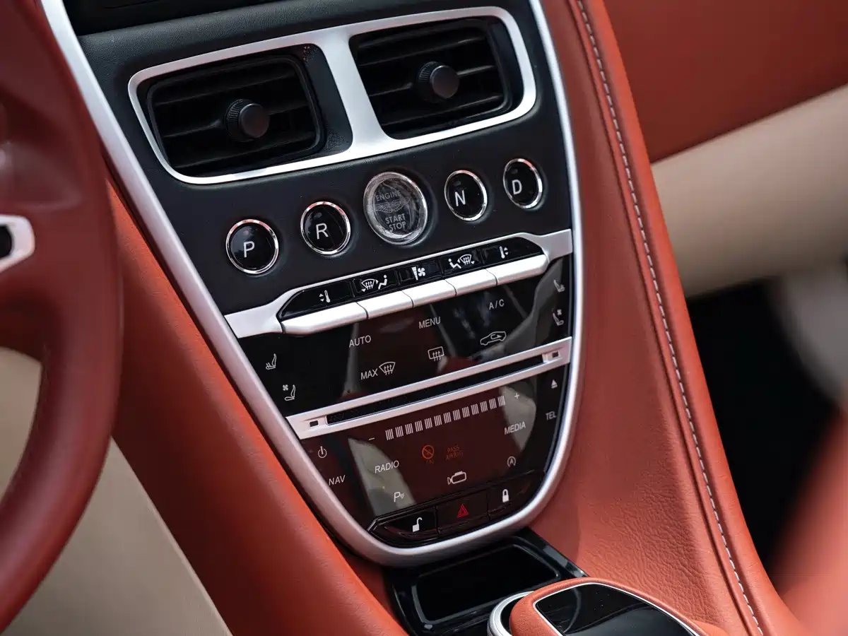 Aston Martin DB11 2020 2019 4.0T V8 Volante