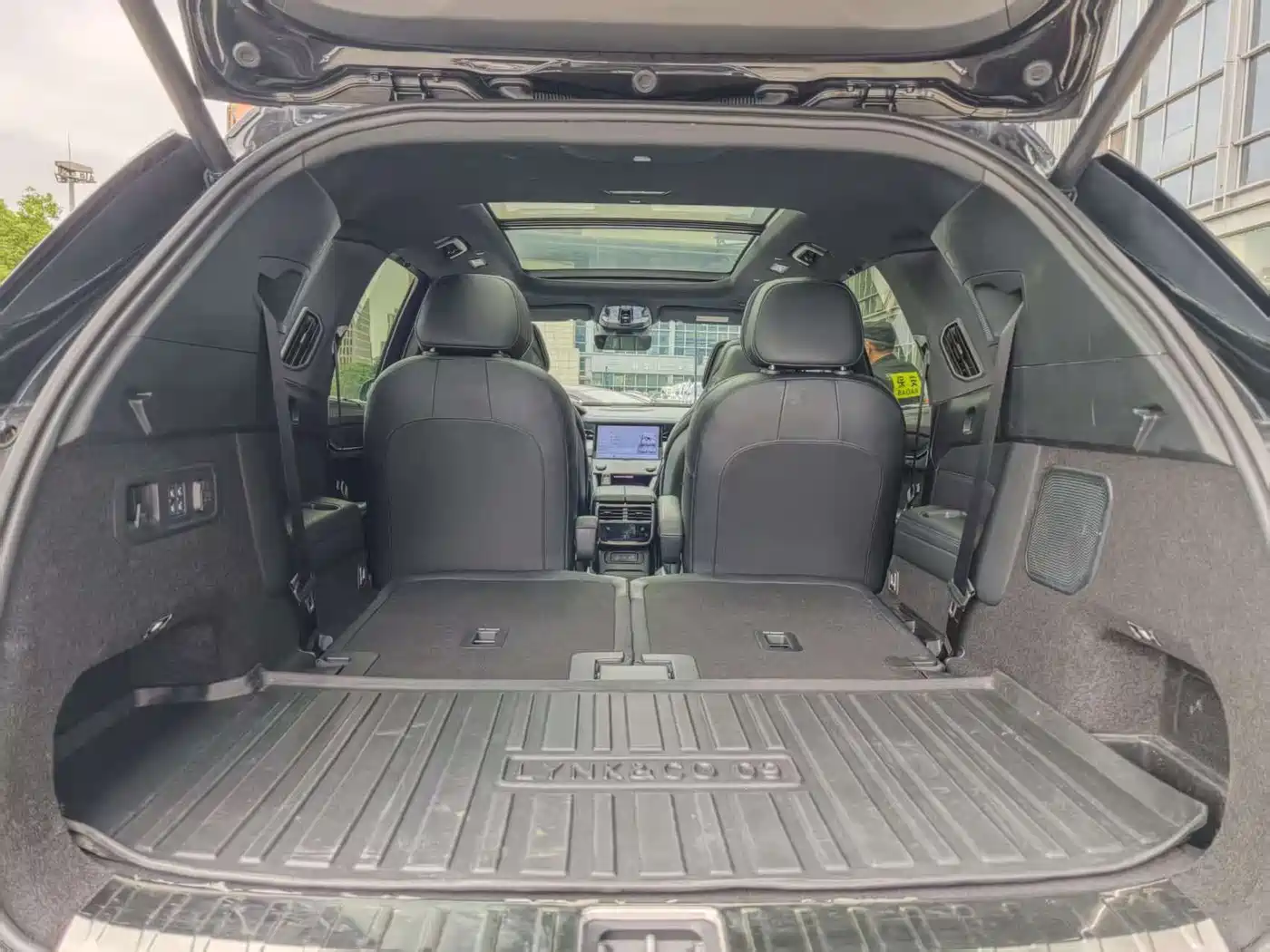 Lynk & Co 09 EM-P 2021 2.0T PHEV Ultra 6-seater фото 8