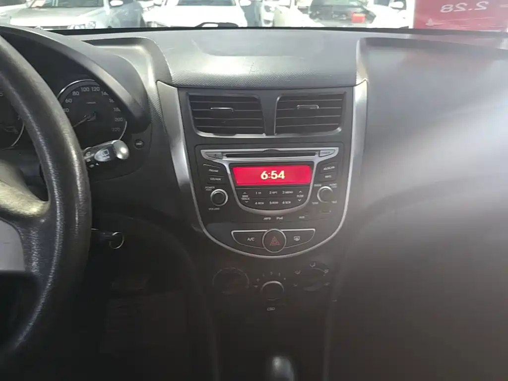 Hyundai Reina 2016 2014 Model 1.4L Automatic GLX
