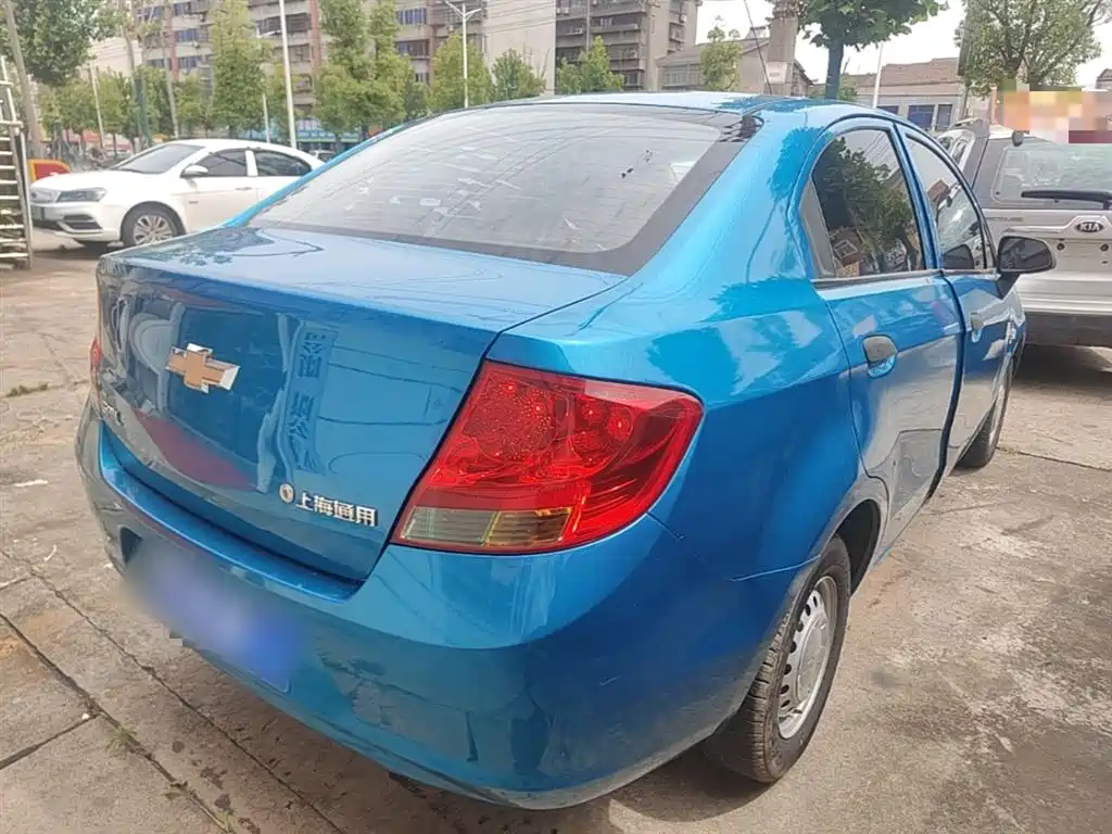 Chevrolet Sail 2013 Sedan 1.2L Manual Fashion Happiness Edition фото 7
