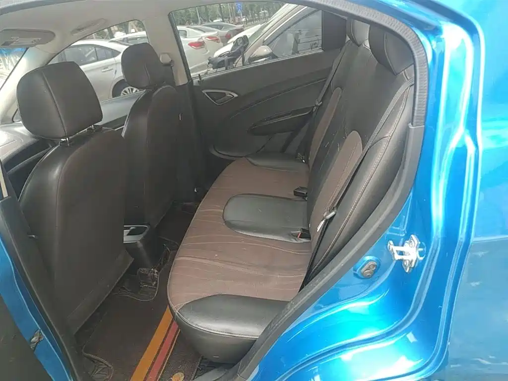Chevrolet Sail 2013 Sedan 1.2L Manual Fashion Happiness Edition фото 17