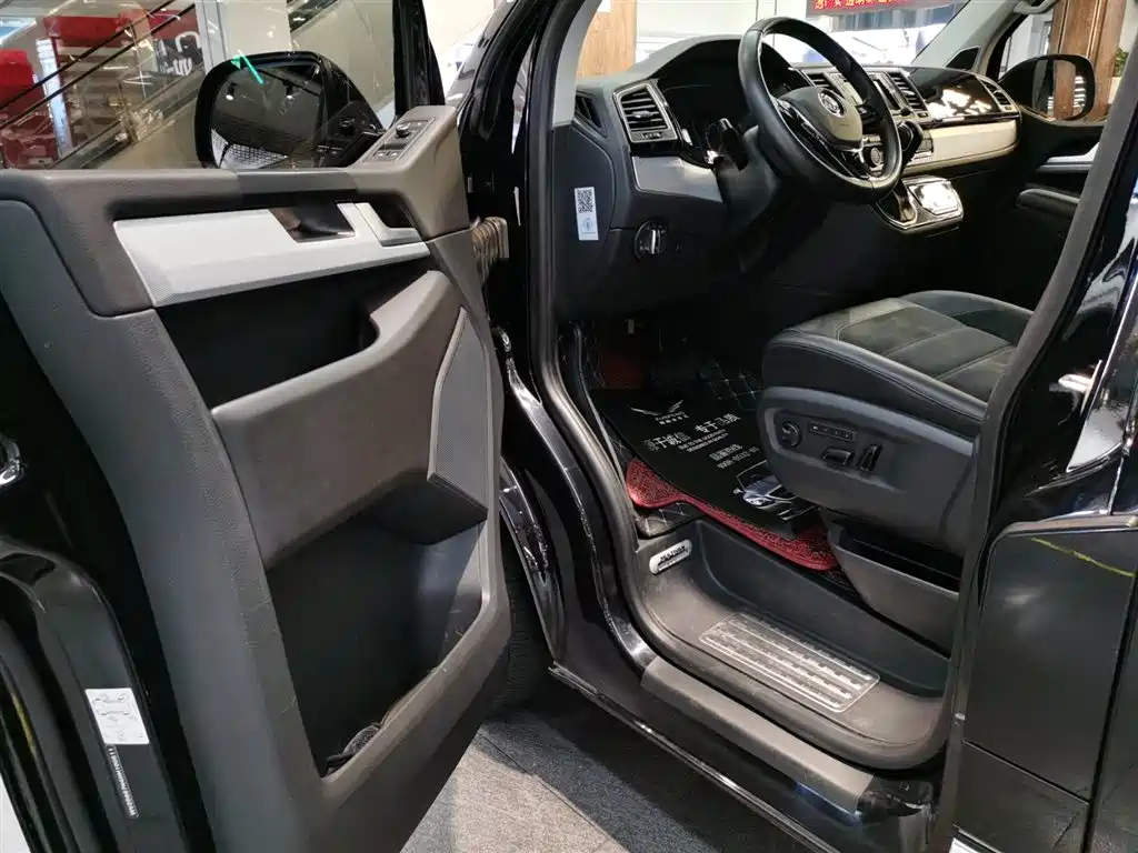 Volkswagen Multivan 2017 2.0TSI AWD Premium Edition 7-Seater фото 5