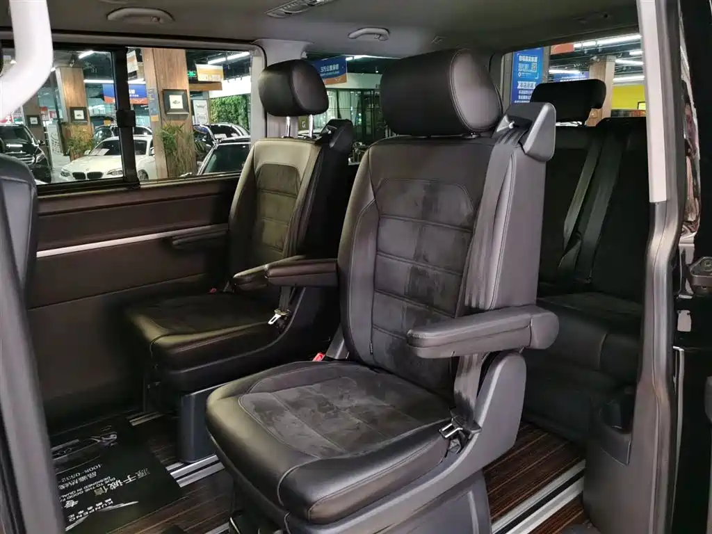 Volkswagen Multivan 2017 2.0TSI AWD Premium Edition 7-Seater фото 9
