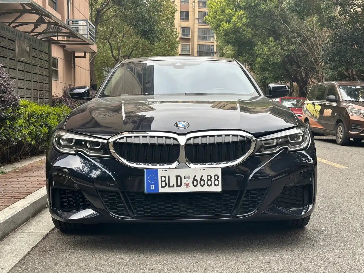 BMW 3 SERIES