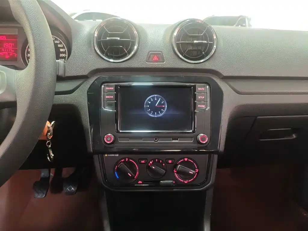 Volkswagen Jetta 2017 1.4L Manual Fashion фото 13