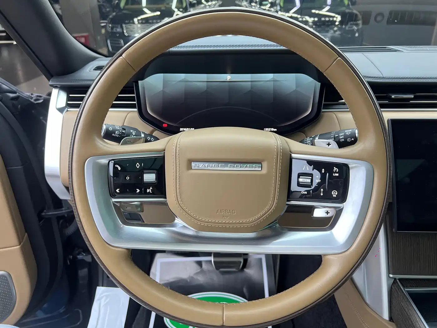 Land Rover Range Rover 2023 3.0 L6 400PS Exemplary Long Wheelbase фото 10