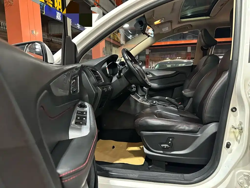 Baojun 560 2017 2016 1.8L Manual Luxury