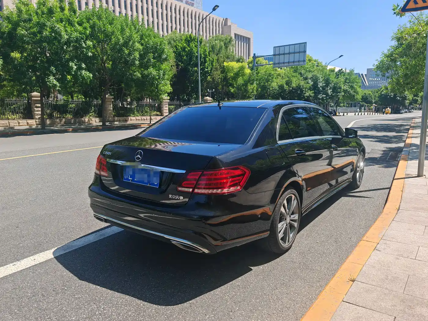 Mercedes-Benz E-Class 2015 Facelift E 260 L Sport фото 4