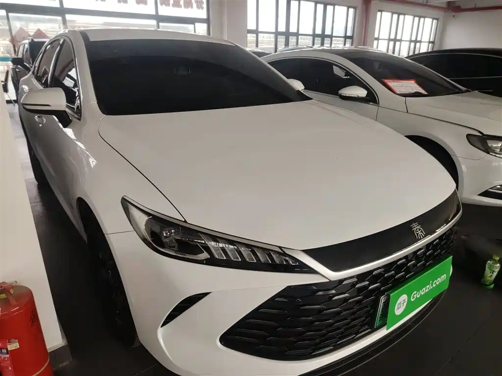 BYD Qin PLUS 2025 DM-i Smart Drive 55KM Leader фото 4