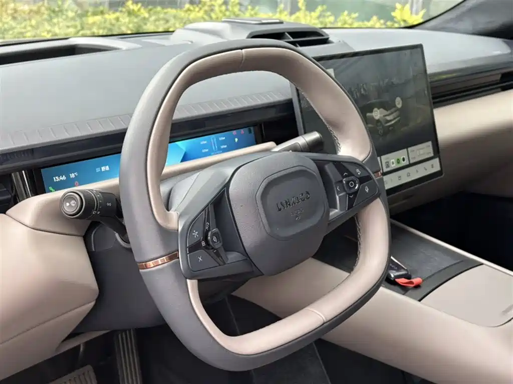 Lynk & Co Z10 2025 STARBUFF 95kWh 680km AWD Smart Drive фото 4