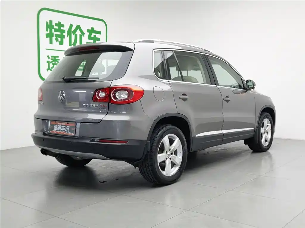 Volkswagen Tiguan 2010 2.0TSI Automatic 4WD Elite фото 2