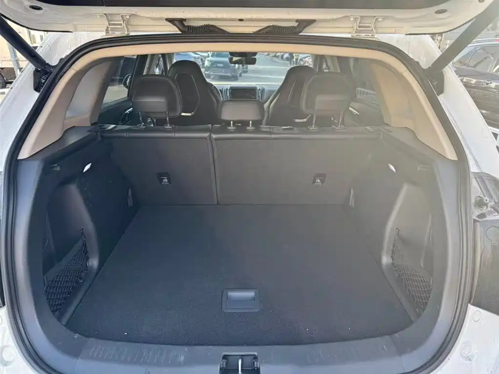 Hongqi HONGQI HS3 PHEV