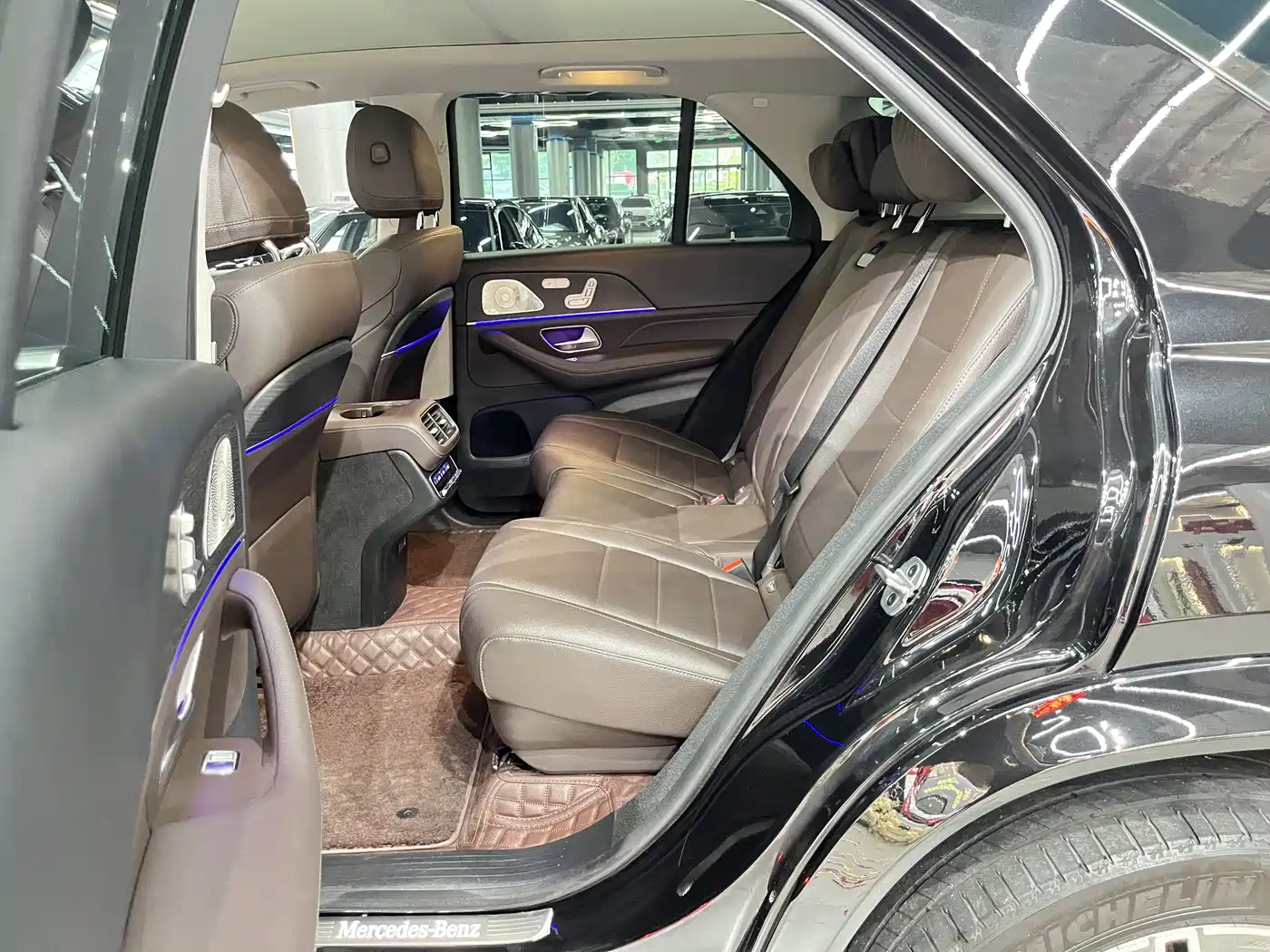 Mercedes-Benz GLE 2022 Facelift GLE 450 4MATIC Luxury фото 6