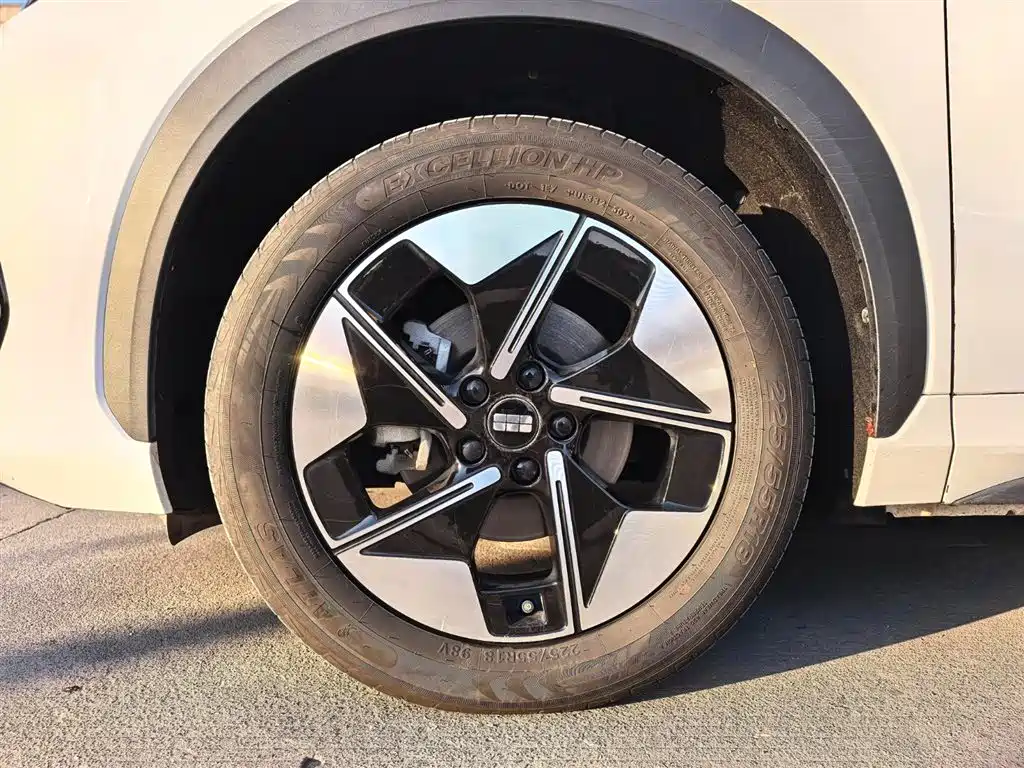 GEELY GALAXY GALAXY E5