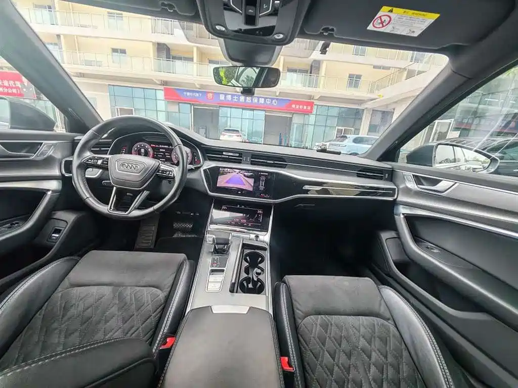 Photo 5 - Audi A6L