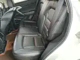 Фото 17 - Geely Atlas