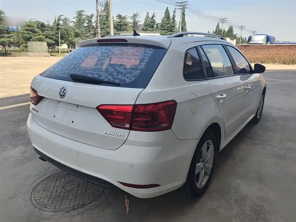 Volkswagen Lavida Tour 2017 1.6L Automatic Trend Edition фото 7