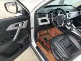 Фото 16 - Geely Atlas