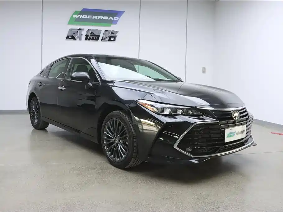 Toyota Avalon 2021 2.5L Touring Noble SPORT Edition фото 4