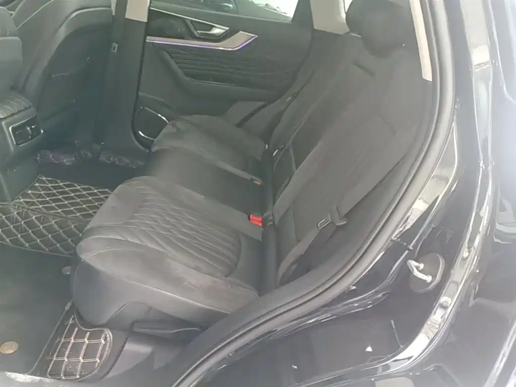 Hongqi HS5 2022 Facelift 2.0T Smart Flag Enjoyment Edition фото 17