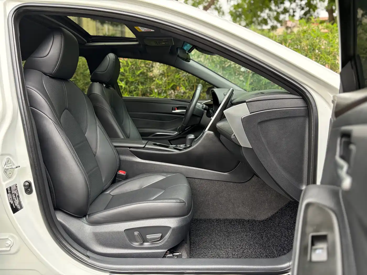 Toyota Avalon 2023 2.0L Luxury Edition фото 10