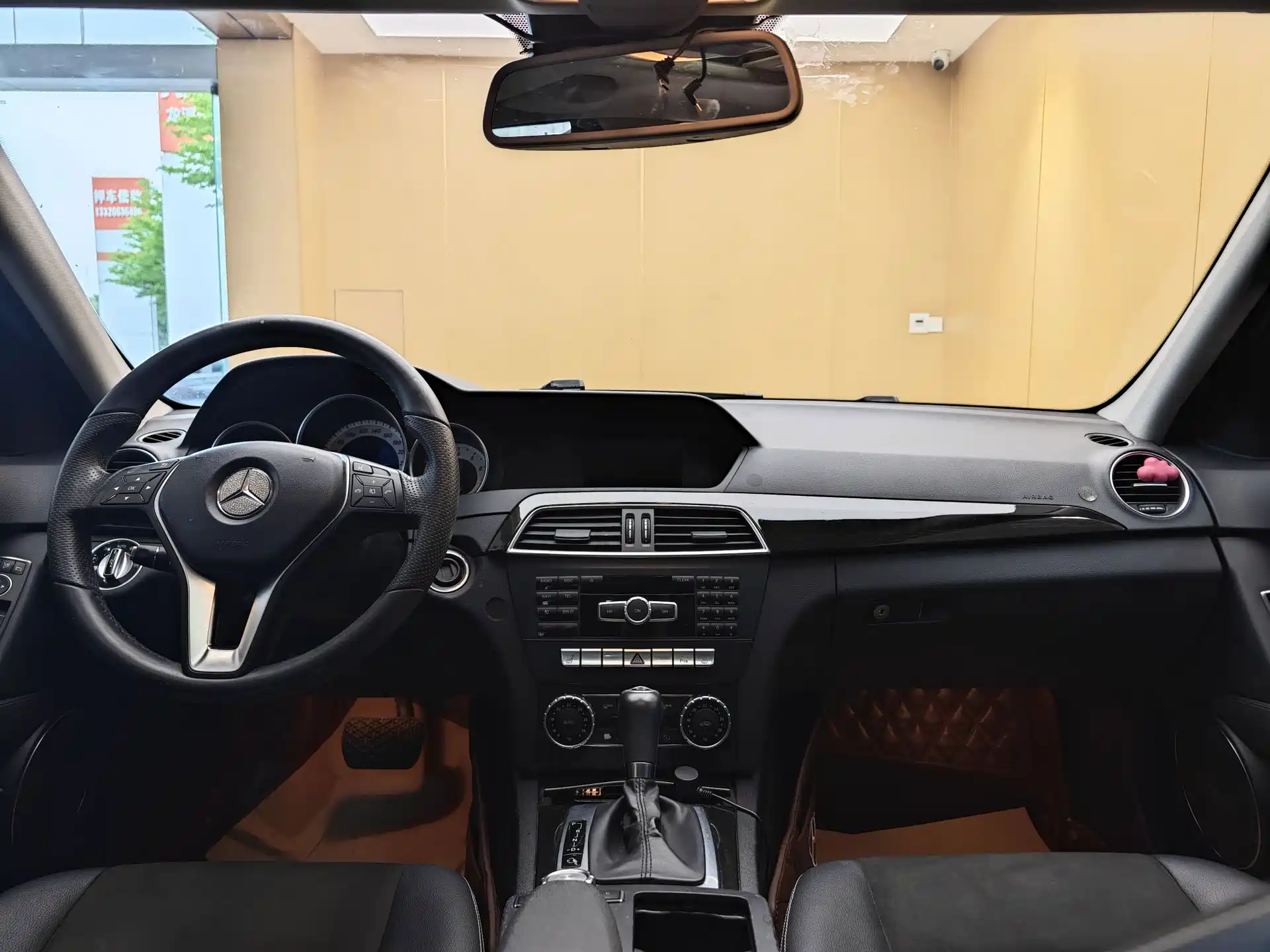 Фото 9 - Mercedes-Benz C-Class