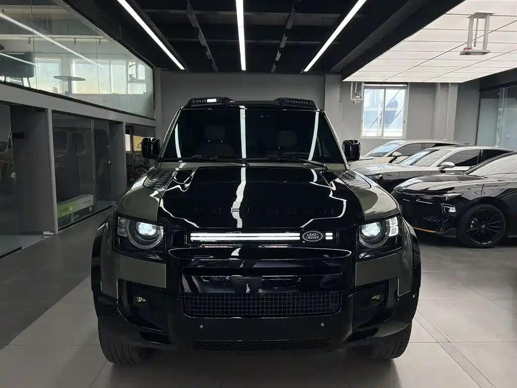 Land Rover Defender 2024 110 3.0T P400 X-DYNAMIC HSE фото 2