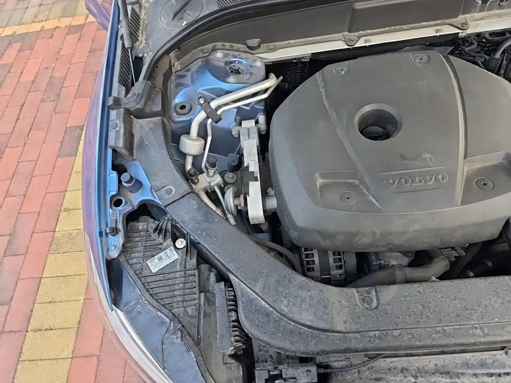 Фото 21 - Volvo XC60