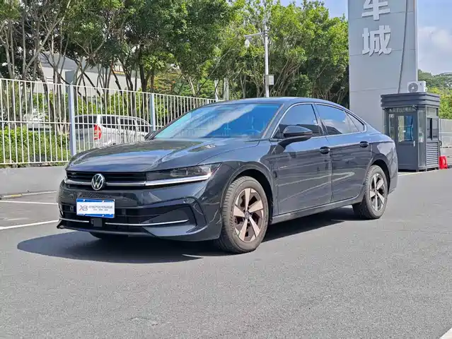 Volkswagen Magotan 2025