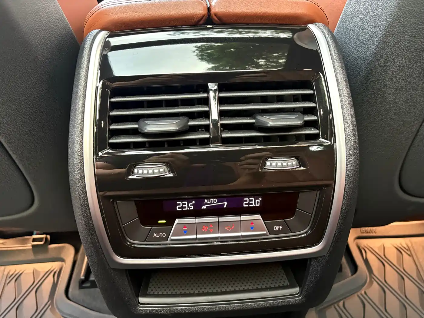 BMW X5 (Import) 2022 xDrive40i Premium M Sport Package фото 11